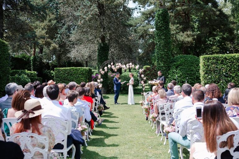 La Catrache: un mariage intime simple et raffiné