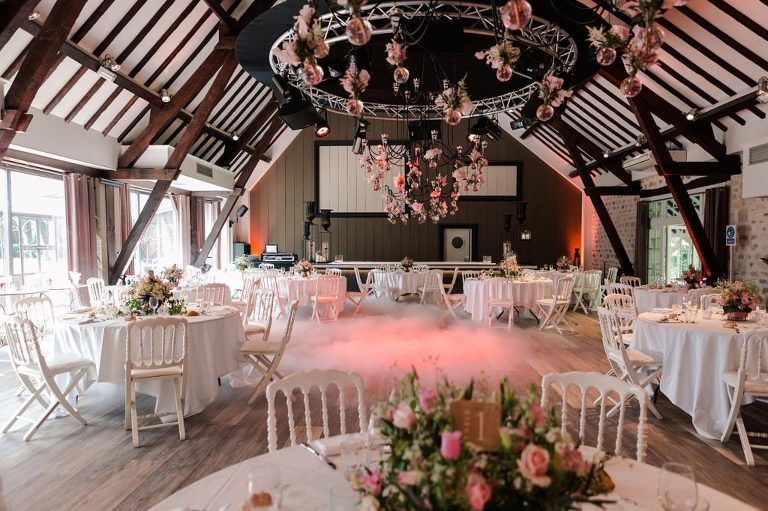 La Catrache: un mariage intime simple et raffiné