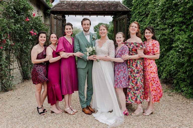 Les photos de groupe sont un incontournable du mariage